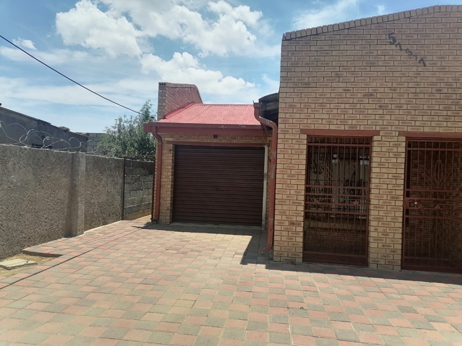 2 Bedroom Property for Sale in J B Mafora Free State